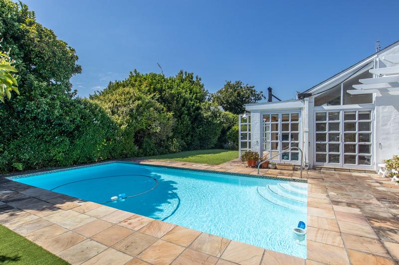 3 Bedroom Property for Sale in Constantia Western Cape